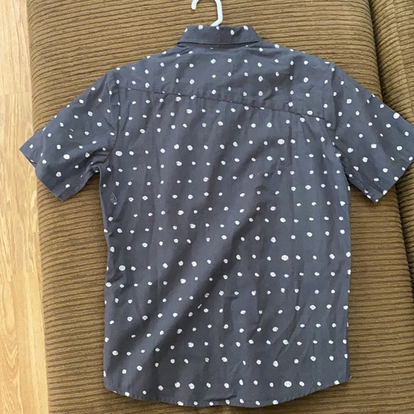 Volcom Boys Size Medium (sz10-12) button up shirt - Picture 4 of 4